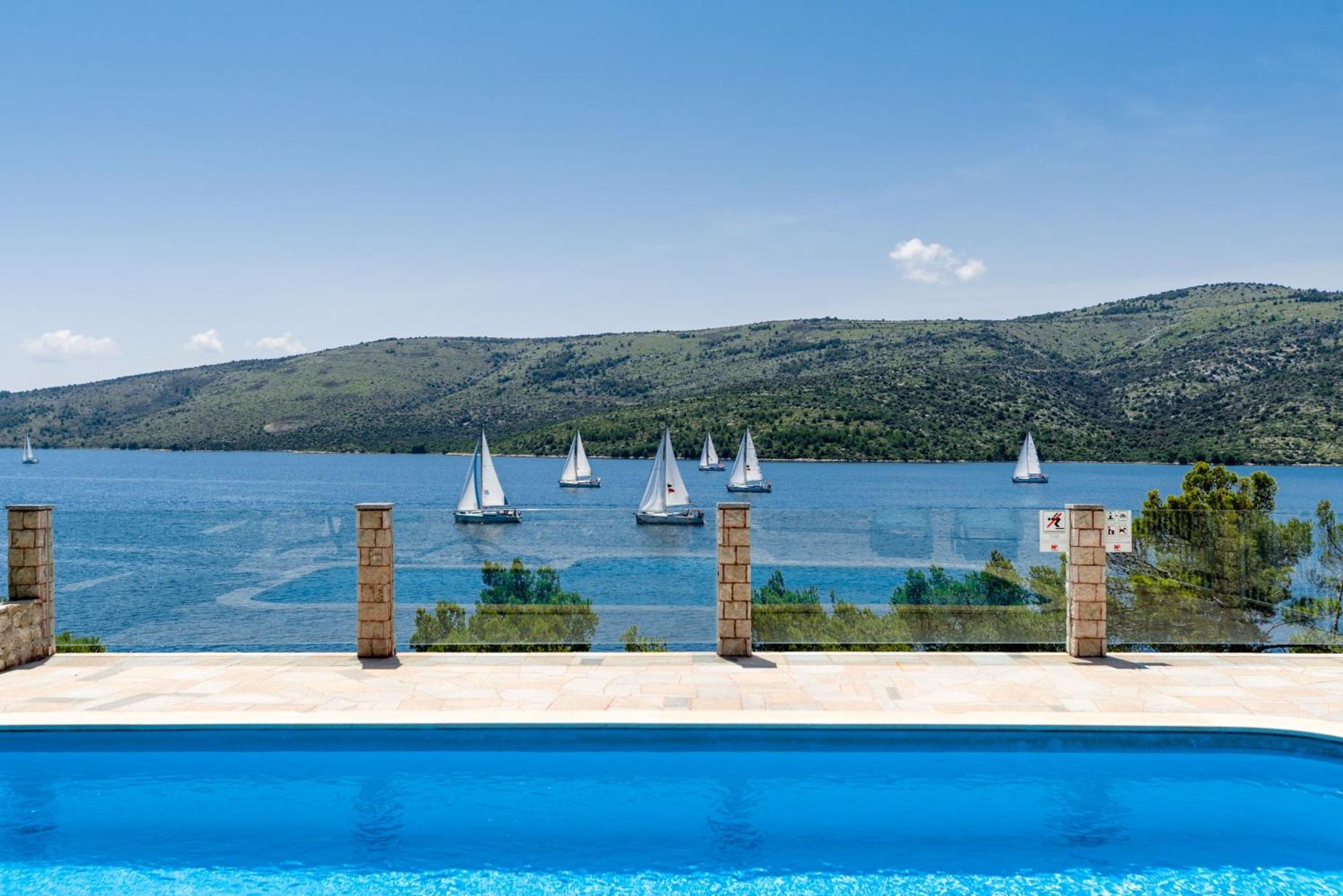 Seaside Villa Lara Mit Beheiztem Swimmingpool Poljica  外观 照片