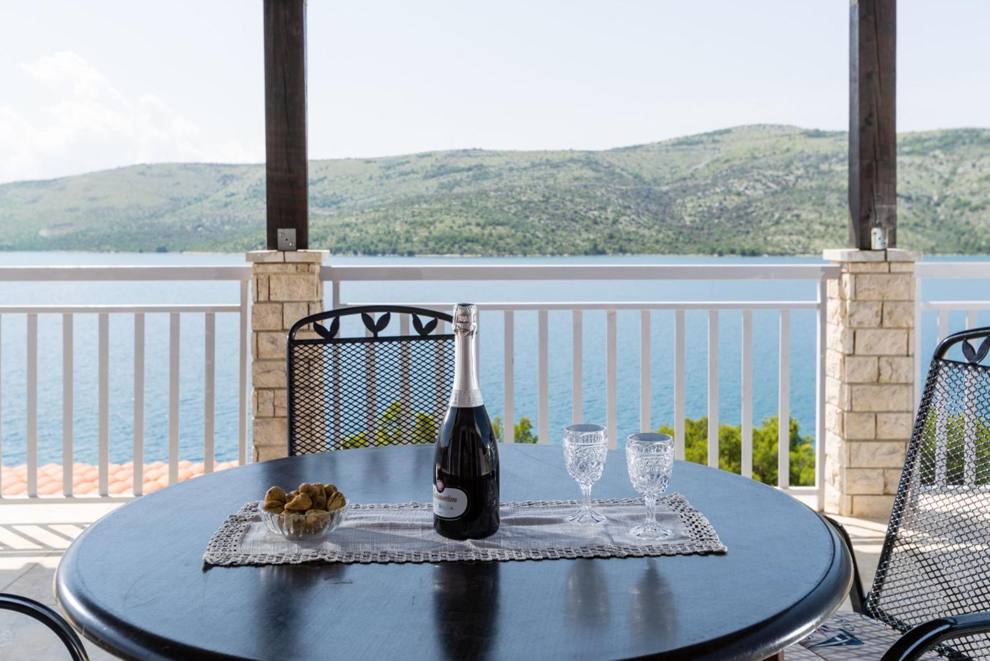 Seaside Villa Lara Mit Beheiztem Swimmingpool Poljica  外观 照片