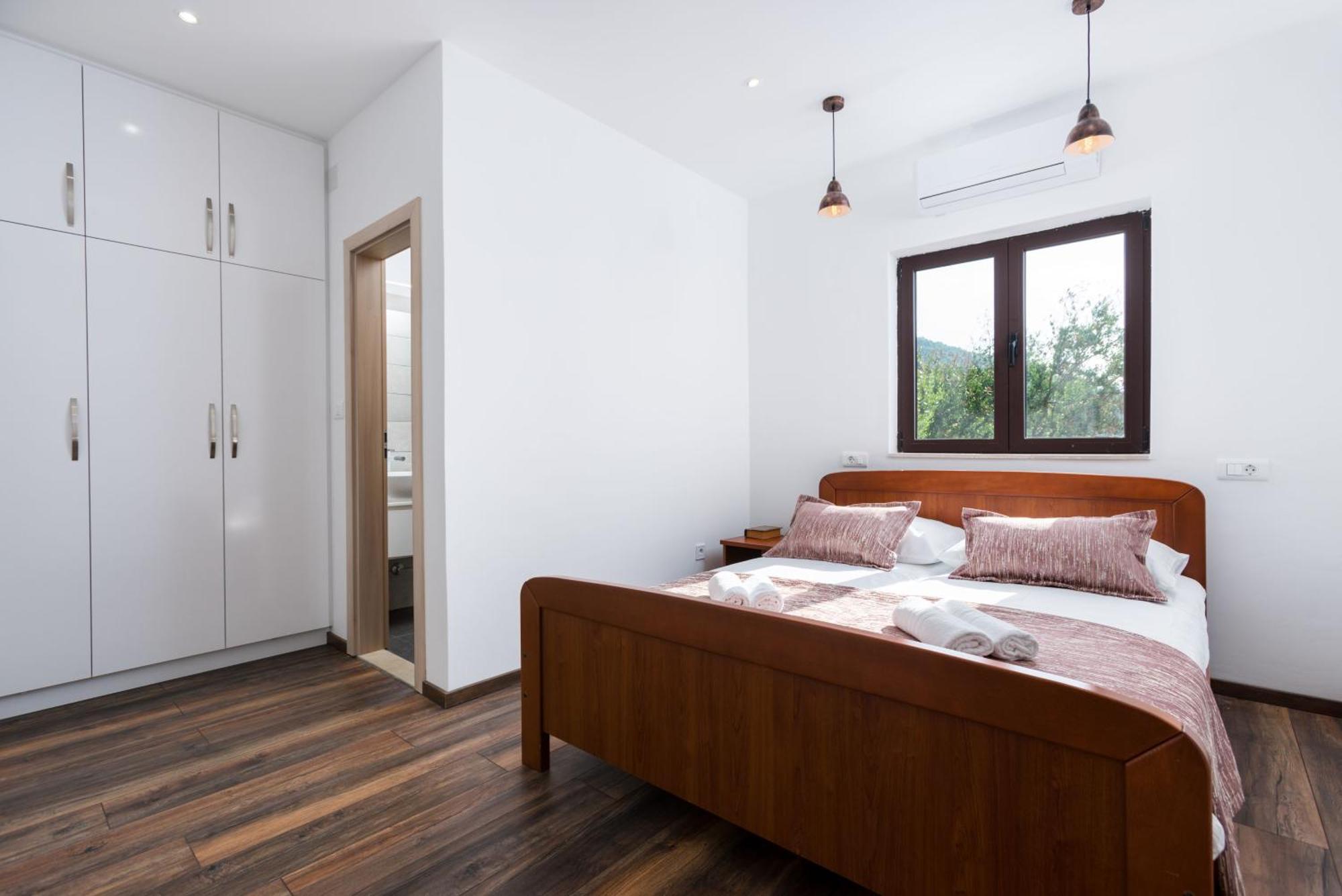 Seaside Villa Lara Mit Beheiztem Swimmingpool Poljica  外观 照片