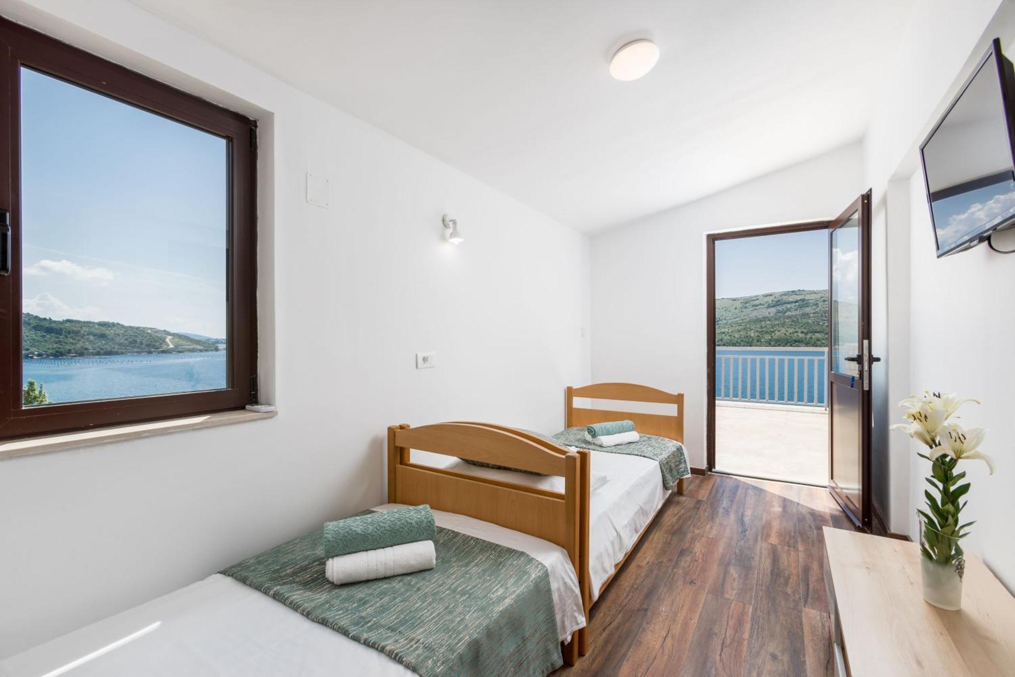 Seaside Villa Lara Mit Beheiztem Swimmingpool Poljica  外观 照片