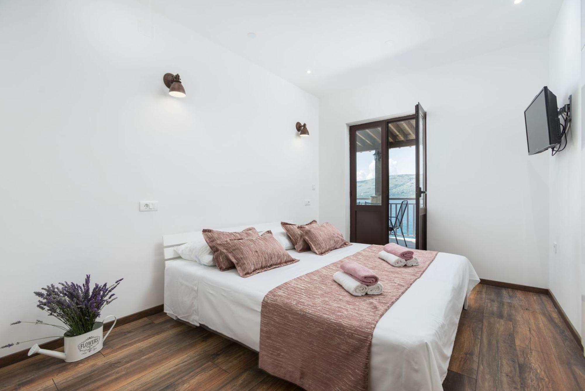 Seaside Villa Lara Mit Beheiztem Swimmingpool Poljica  外观 照片