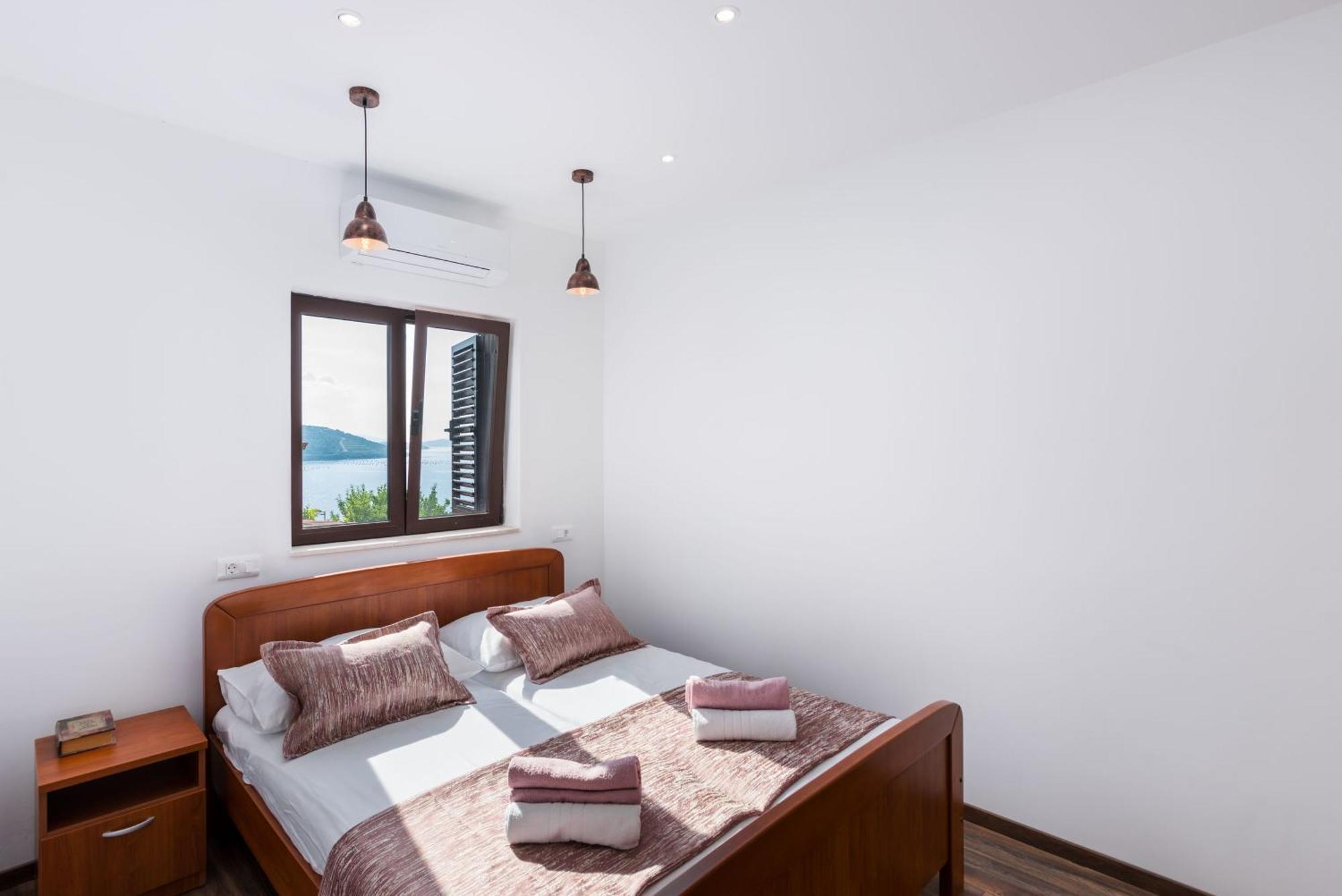 Seaside Villa Lara Mit Beheiztem Swimmingpool Poljica  外观 照片