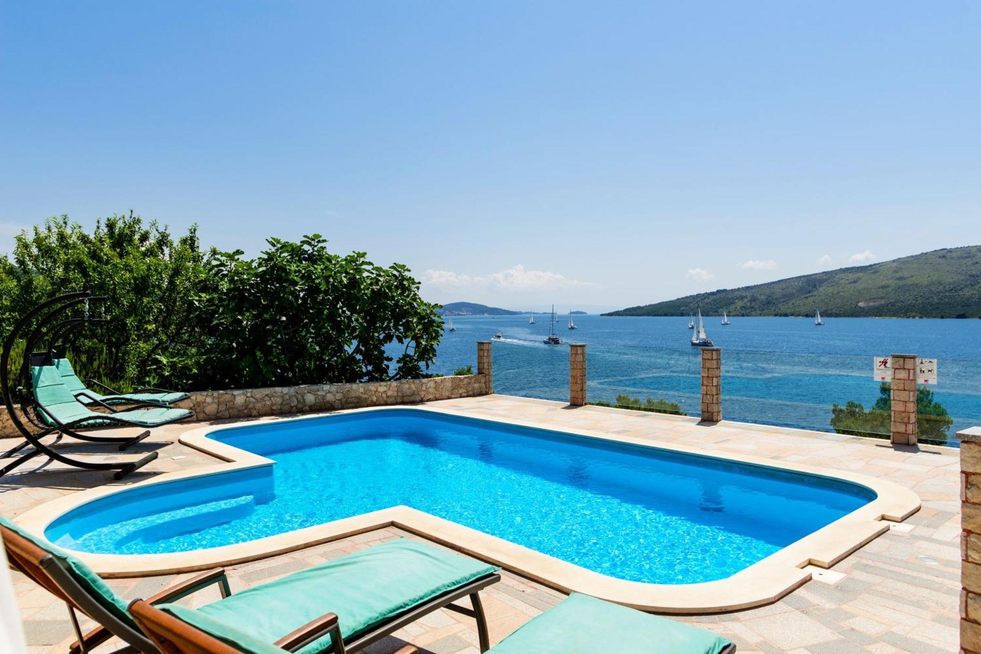 Seaside Villa Lara Mit Beheiztem Swimmingpool Poljica  外观 照片